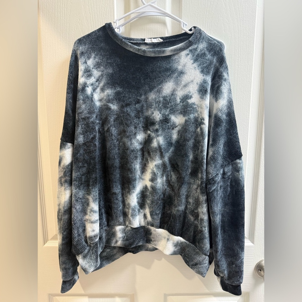 Nellie Mae boutique sweater
Tie dye soft material 
Medium